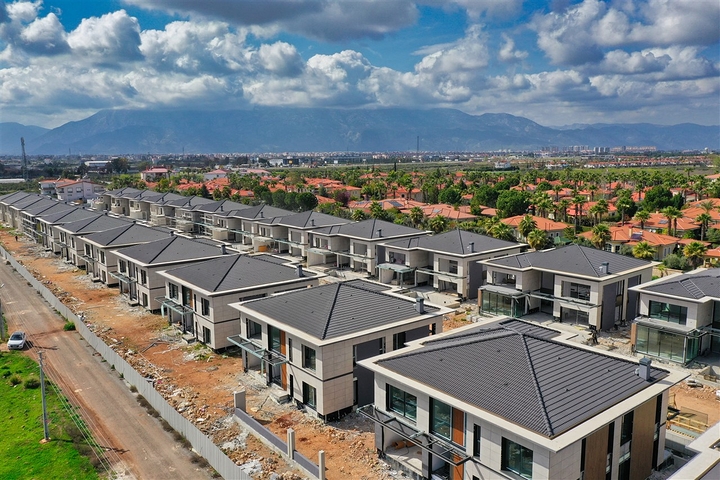 4+1 villa in Doshemealti - Antalya area