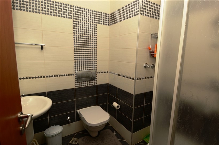 Apartments with access to the garden in the complex on the first line