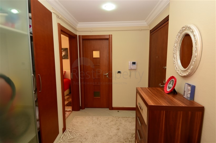 Apartments with access to the garden in the complex on the first line