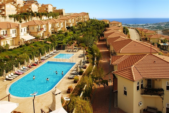 Luxury Apartment with direct sea views