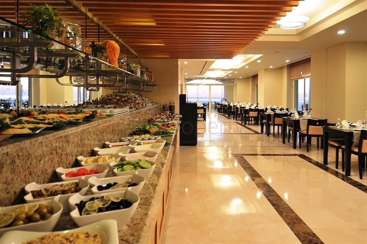 Luxury Apartment with direct sea views