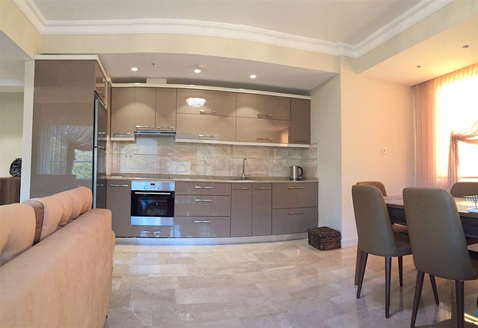 Luxury Apartment with direct sea views