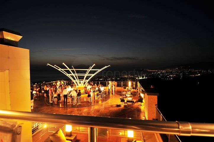 Luxury Apartment with direct sea views