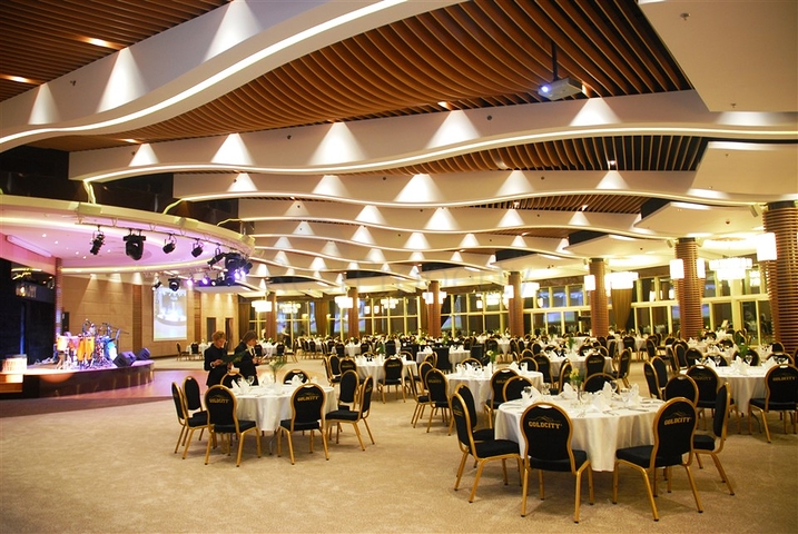 Luxury Apartment with direct sea views