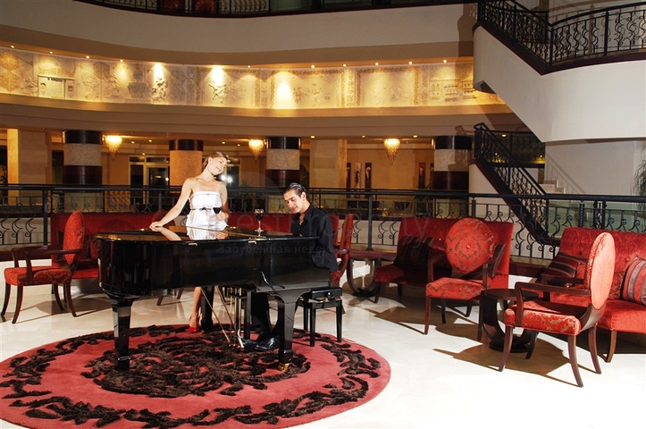 Luxury Apartment with direct sea views