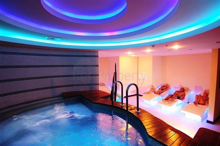 Luxury Apartment with direct sea views