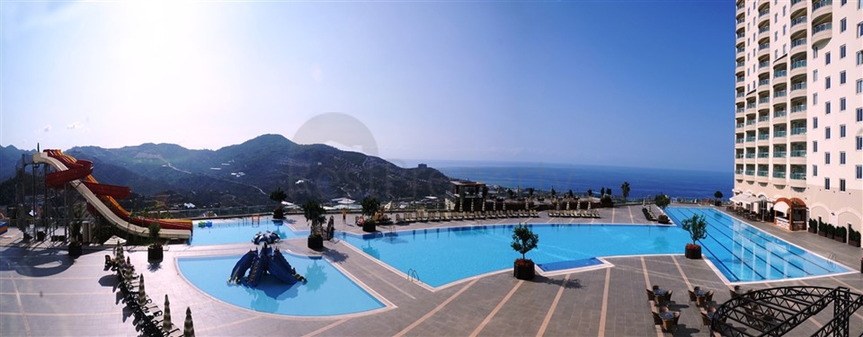 Luxury Apartment with direct sea views