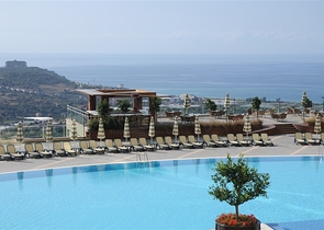 Luxury Apartment with direct sea views