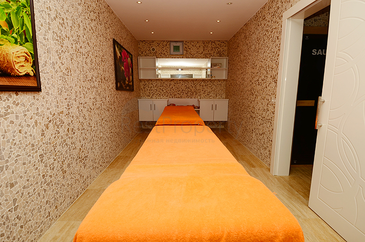 Penthouse with garden in a luxury complex