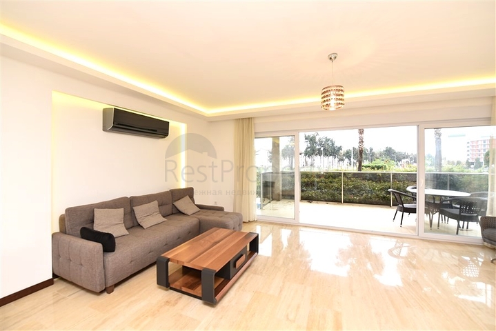 Penthouse with garden in a luxury complex