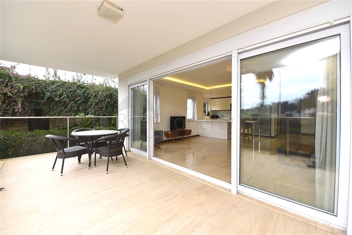 Penthouse with garden in a luxury complex