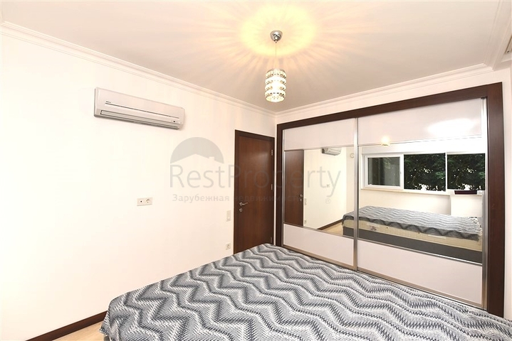 Penthouse with garden in a luxury complex