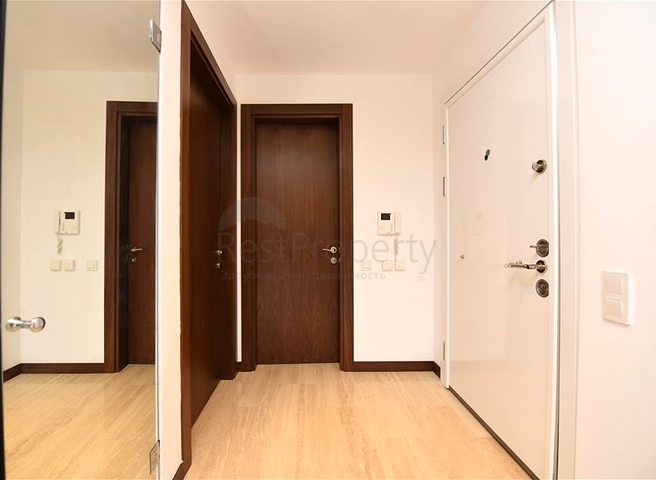 Penthouse with garden in a luxury complex