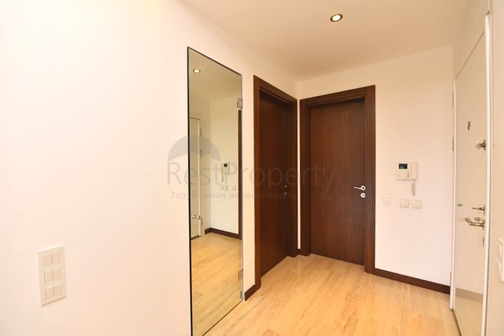 Penthouse with garden in a luxury complex