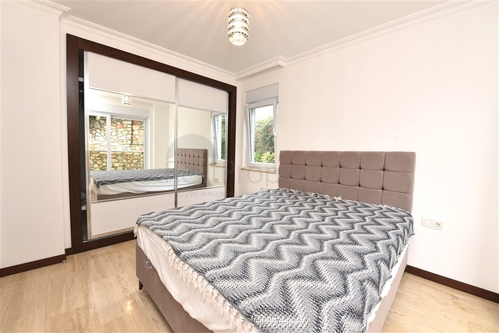 Penthouse with garden in a luxury complex