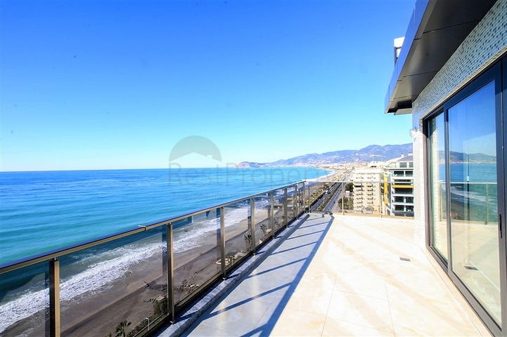 Investment project on the first line in Mahmutlar