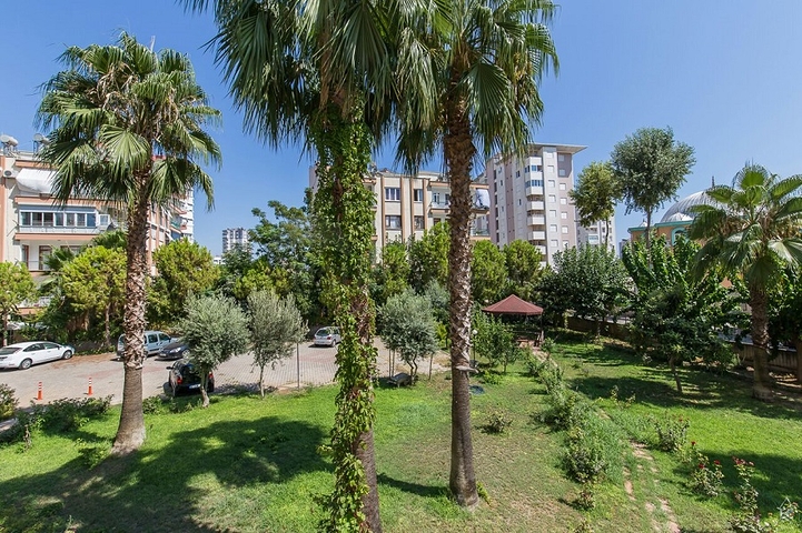 Apartment 3+1 in a complex in the heart of Lara