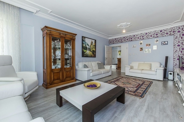 Apartment 3+1 in a complex in the heart of Lara