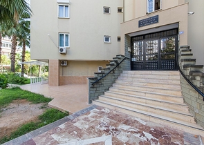 Apartment 3+1 in a complex in the heart of Lara