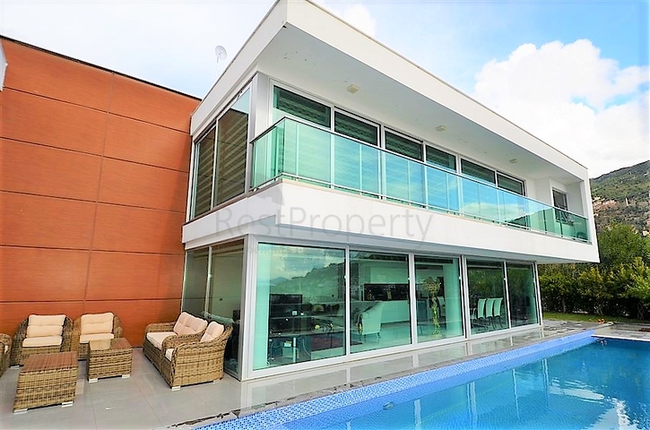 4+2 villa with a view of the historical fortress