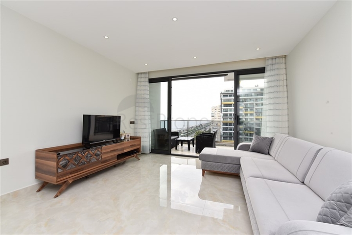 1+1 apartment for rent on the first coastline in Mahmutlar