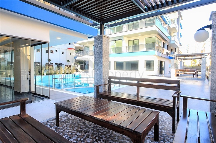 1+1 apartment for rent on the first coastline in Mahmutlar