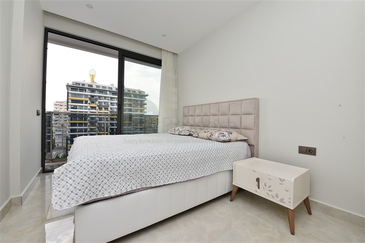 1+1 apartment for rent on the first coastline in Mahmutlar