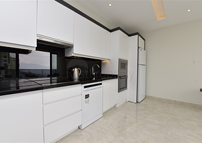 1+1 apartment for rent on the first coastline in Mahmutlar