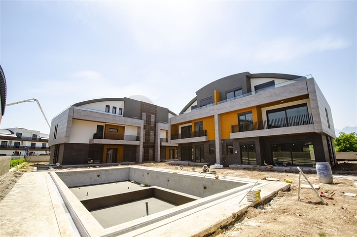 Villas at the final stage of construction in the Konyaalti area