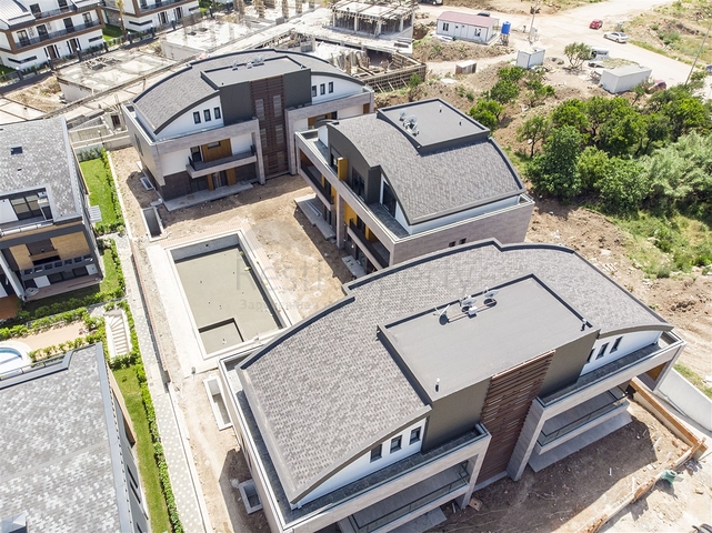 Villas at the final stage of construction in the Konyaalti area