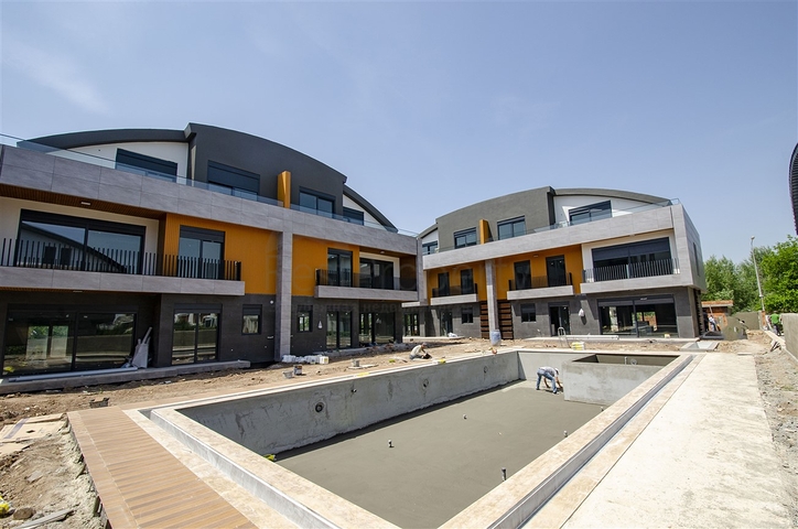 Villas at the final stage of construction in the Konyaalti area
