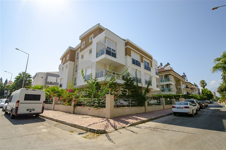 Hotel for sale in the city center of Antalya 150 m to the sea