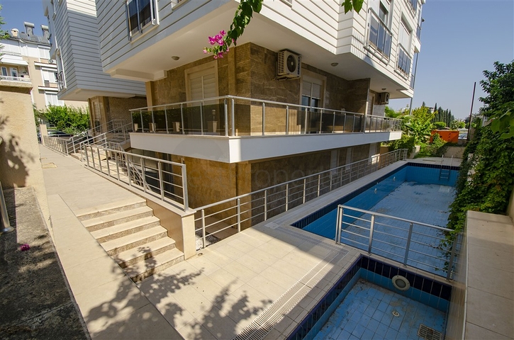 Hotel for sale in the city center of Antalya 150 m to the sea