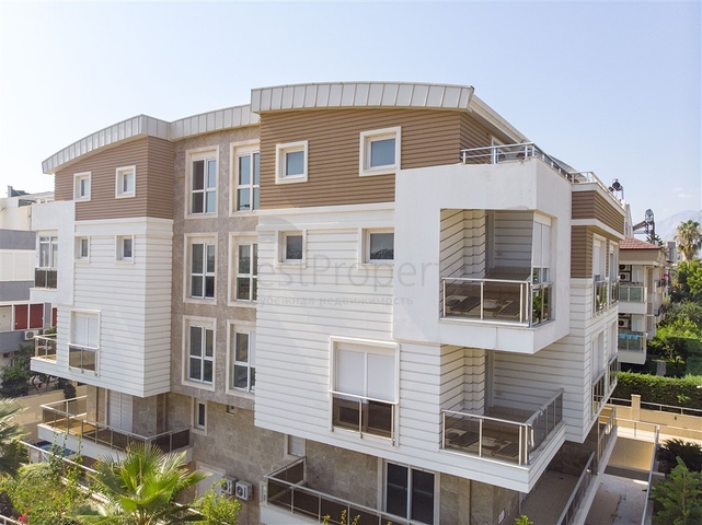 Hotel for sale in the city center of Antalya 150 m to the sea