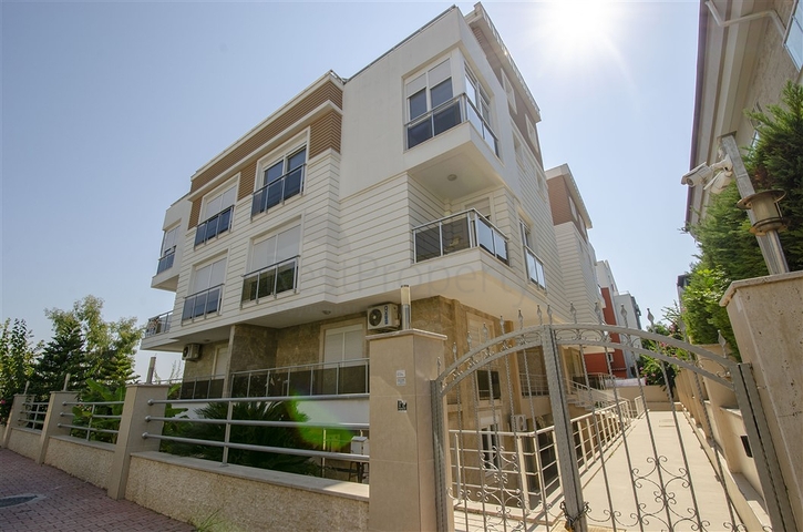 Hotel for sale in the city center of Antalya 150 m to the sea