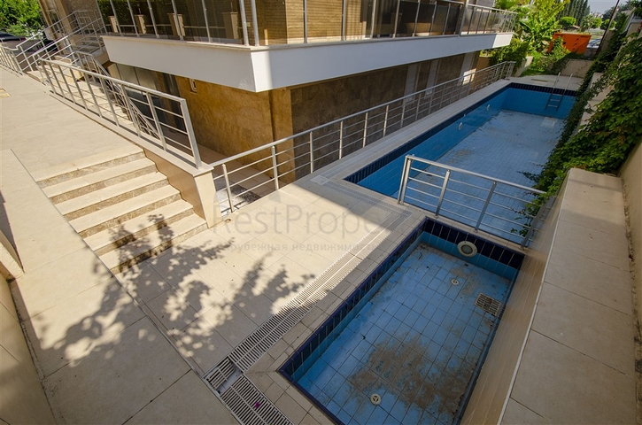 Hotel for sale in the city center of Antalya 150 m to the sea