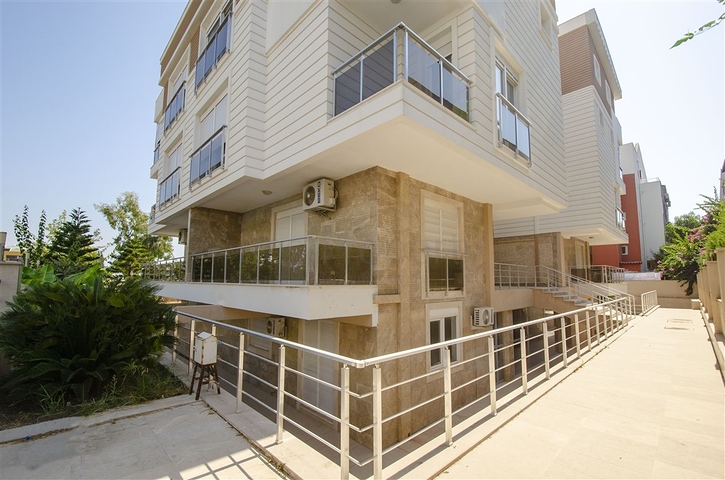 Hotel for sale in the city center of Antalya 150 m to the sea