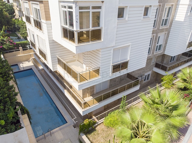 Hotel for sale in the city center of Antalya 150 m to the sea