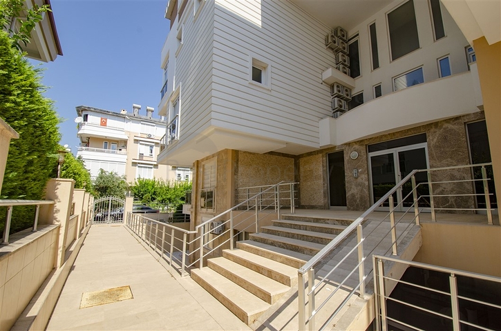 Hotel for sale in the city center of Antalya 150 m to the sea