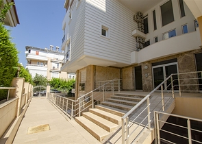 Hotel for sale in the city center of Antalya 150 m to the sea