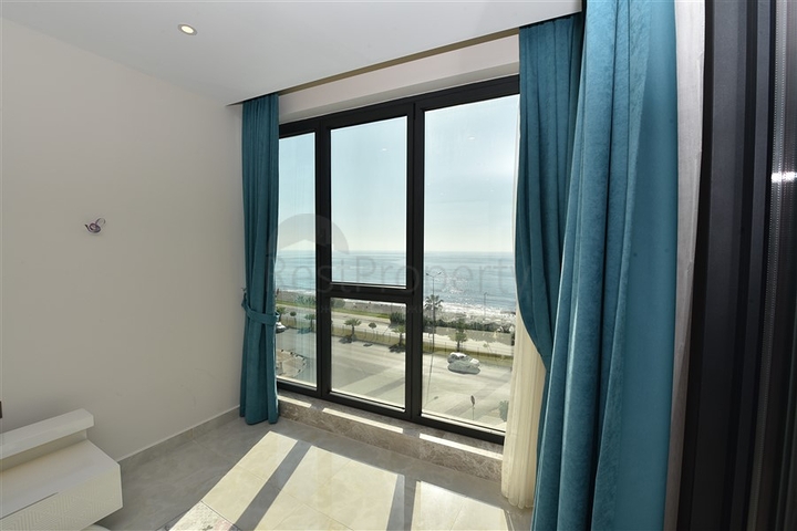 1+1 apartment for rent in a well-maintained complex.