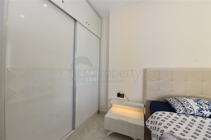 1+1 apartment for rent in a well-maintained complex.