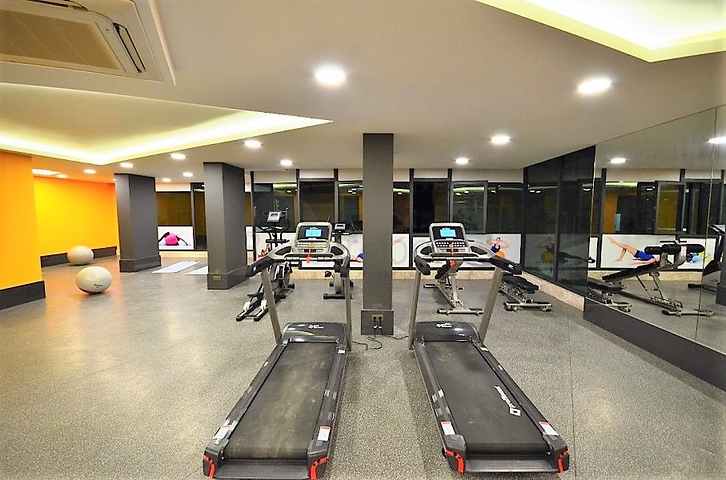 1+1 apartment for rent in a well-maintained complex.