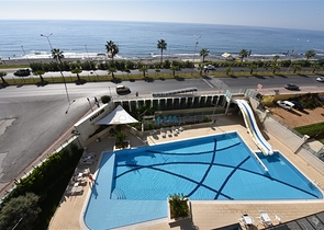 1+1 apartment for rent in a well-maintained complex.