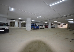 1+1 apartment for rent in a well-maintained complex.