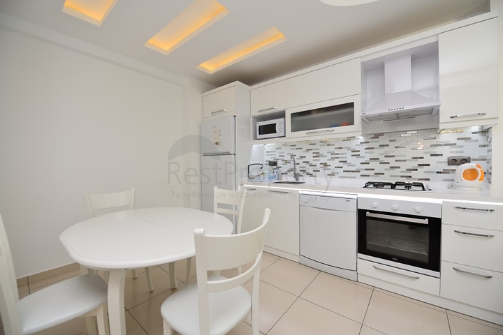 1+1 apartment in a complex with rich infrastructure