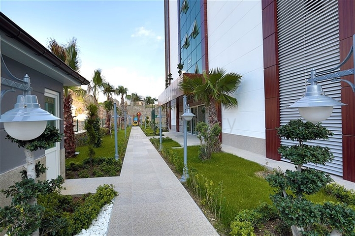 1+1 apartment in a complex with rich infrastructure