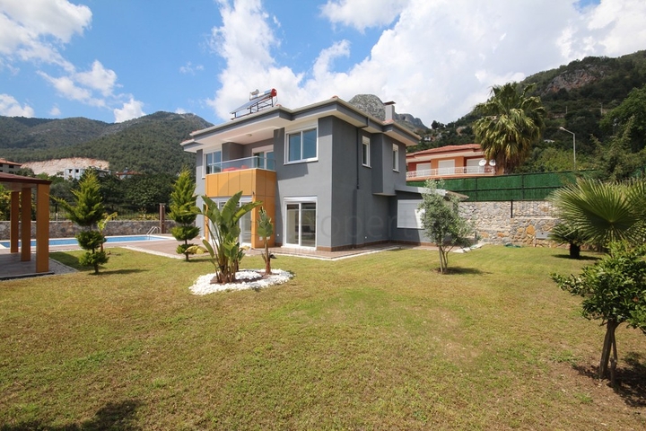 Suitable for Turkish Citizenship - Sea View Villa - In Oba / Alanya 