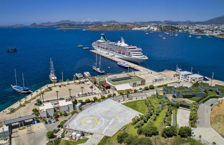 Villas overlooking the main castle of Bodrum and the islands of Kos and Karaada