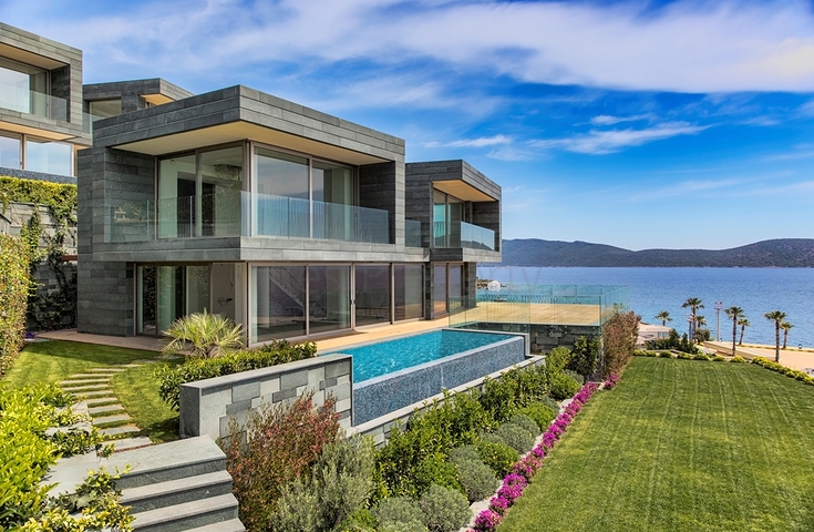 Villas overlooking the main castle of Bodrum and the islands of Kos and Karaada